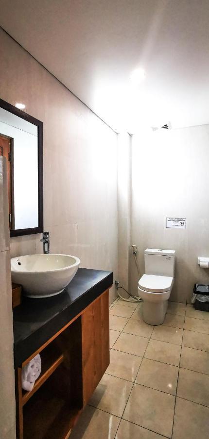 Santi Homestay Canggu Екстериор снимка