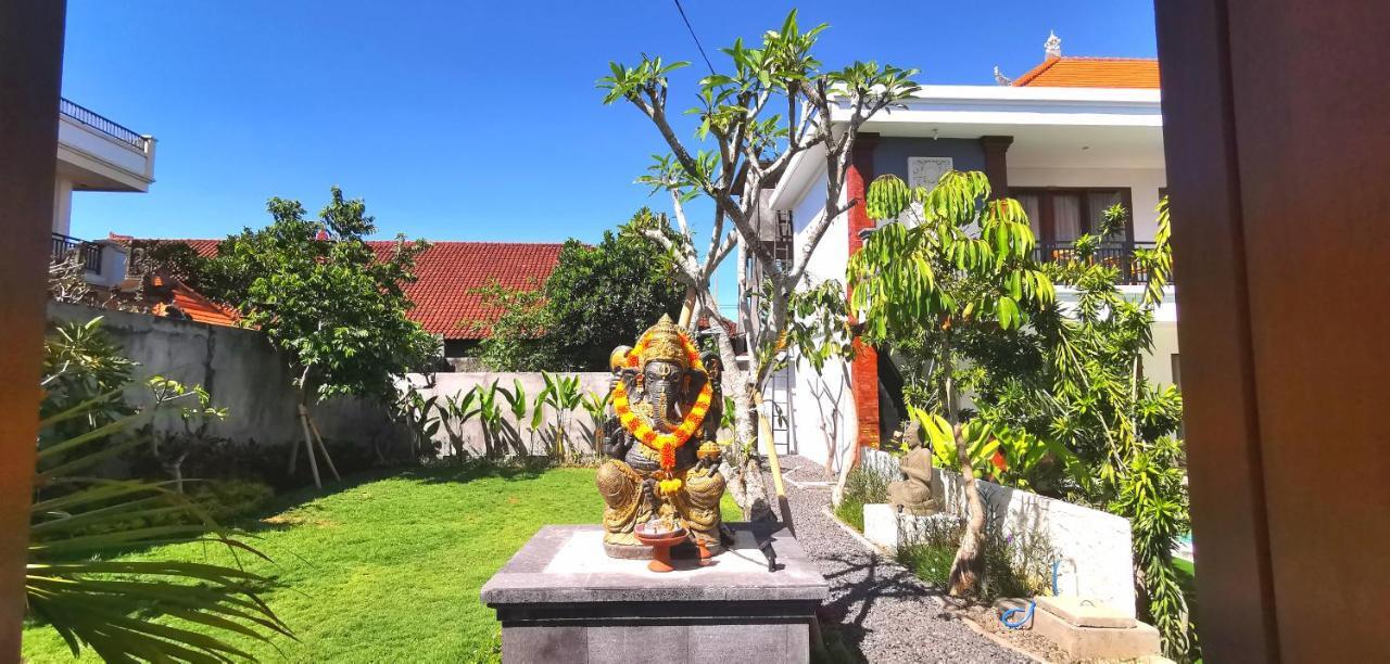 Santi Homestay Canggu Екстериор снимка